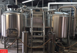Equipamento de apoio à fabricação de cerveja: tanques, enchimento de barris, barris