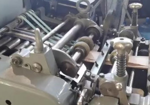 Ανακαινισμένο μηχάνημα κατασκευής τσαντών Flat/Satchel με εκτυπωτή σε σειρά