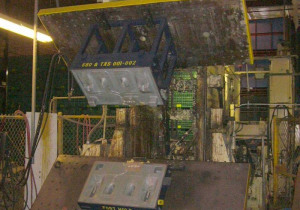 Presse de moulage hydraulique de jante de 75 tonnes Cincinnati Milacron Mdl Lrm75
