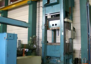 Used Lagan QMC 250 metal press