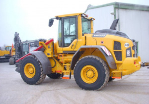 Used construction loaders crawlers or with wheels - Kitmondo