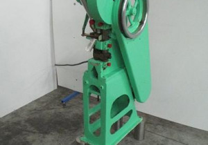 COURTOY AC 10N TABLET PRESS