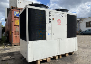Refrigeratore usato Trane CVGAM240SDAABB0 con una capacità di 70 kW