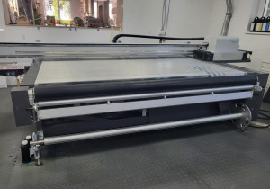 Machine for digital textile printing of desk materials SwissQprint Impala UV
