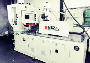 VICTOR MACHINERY MSZ 30 Injection moulding machine