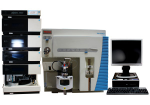 Thermo Fisher Scientific TSQ VANTAGE MS com sistema Dionex UltiMate 3000 LC/MS/MS