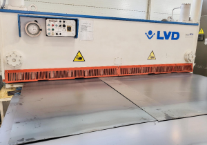 LVD MVB 31/8 CNC shears