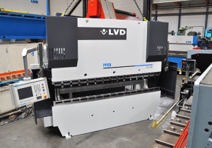 LVD PPEB - 135 ton x 3100 mm Prensa plegadora cnc/nc