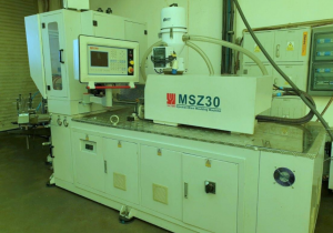 Victor MSZ30 Injection moulding machine