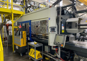 Macchina per lo stampaggio ad iniezione di plastica a 2 colpi da 450 tonnellate Ferromatik Milacron