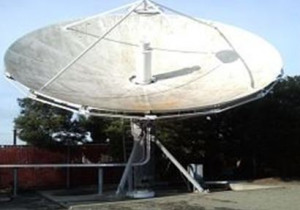 Antena de estação terrena não motorizada Vertex 9M Banda C 4 portas Tx/Rx de alimentação linear não motorizada