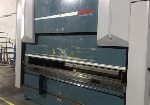 Durma AD-S 30135 CNC Press Brake with 8 axis