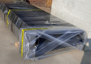 Conveyor belt with shutter, modular stainless steel