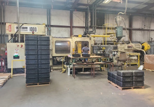 Used Horizontal Injection Mold 1000HRS165F 1992