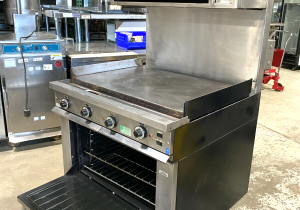 Used Griddle/ Garland Flat Top w/ Convection Oven & Broiler/ Electric/ 36"