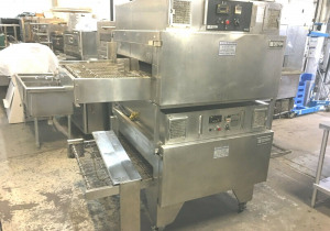 Gebruikte transportband pizza gasoven / Doyon FC2G transportband pizzaoven