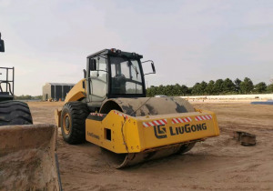 Rodillo Liugong CLG6122E usado