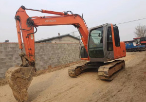 Used excavator HITACHI ZX70