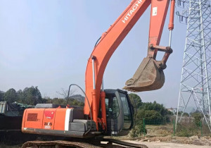 Used excavator HITACHI ZX200-3G