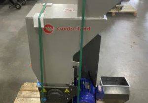Usato 5 HP Cumberland accanto al granulatore pressa