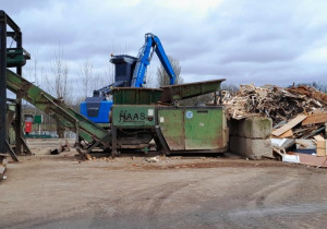 Impianto Haas del 2004 utilizzato per la lavorazione del legno di scarto
