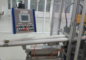 Ligne d'emballage semi-automatique Merz KT160 d'occasion pour emballer des bâtons dans des cartons pré-pliés