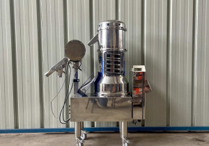Vibratory dust collector combined with a Lock “combi Li” metal detector