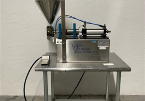 Llenadora de pistón de cabezal único para soluciones de envasado de líquidos usados