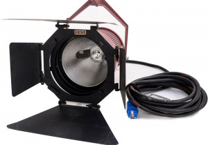 Holofote com foco Mole-Richardson Mighty-Mole 2.000 watts usado