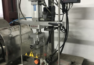 Macchina semiautomatica per sigillatura di film in alluminio usata di Ballerstaedt modello Polymat Varioseal