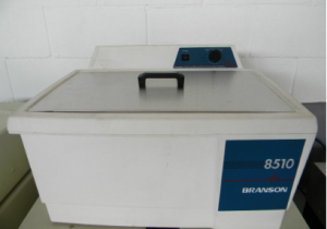 Limpiador ultrasónico de mesa Branson 8510 usado