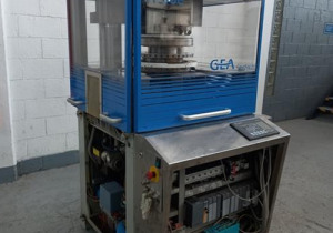 Courtoy R150e Tablet Press