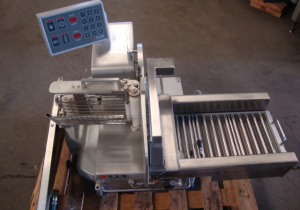 S.A.M. Kuchler IL-4-220 Automatic slicer with output belt