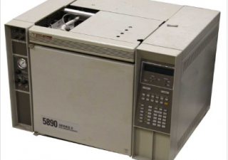 Hewlett Packard / Agilent 5890 Series II GC avec détecteur 5971A et échantillonneur automatique 7673