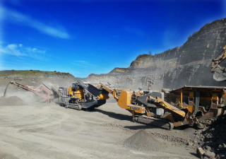 Fabo FTJ-90 Tracked Jaw Crusher
