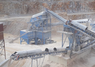 USED FIXED CRUSHING AND SCREENING PLANT CAPACITY 250-350 TONNES / HOUR