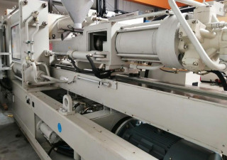 Krauss Maffei KM 420-1900 C2 Injection moulding machine