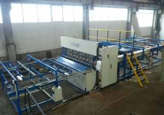 Welding machine for the production of reinforcing mesh, fences, gabions