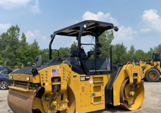 2016 Cat Cb66B Rodillo compactador vibratorio de doble tambor