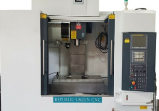 Centro de mecanizado CNC Republic Lagun VGC 4020 usado