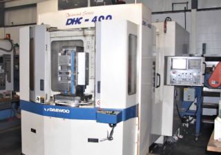 Centre d'usinage horizontal Daewoo DHC-400 d'occasion
