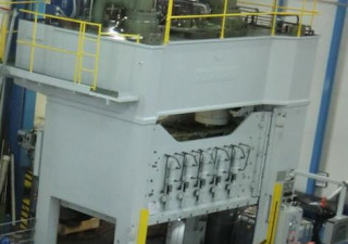 Dieffenbacher DT II 800 Hydraulic press