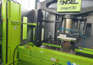 Engel INSERT 330H-70 Injection moulding machine