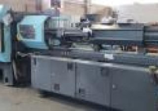 Used Demag 420-3300 Injection moulding machine