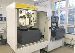 FANUC Robocut Alpha 0C Automated cutting machine