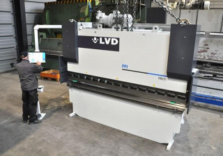 LVD PPI 110 ton x 3100 mm Prensa plegadora cnc/nc