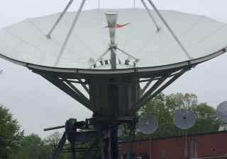 Sistema di antenna uplink in banda C da 6,5 m con segnale ASC utilizzato