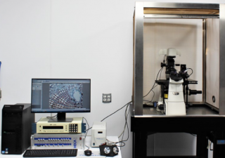 Microscópio de fluorescência Nikon Ti-S DIC para equipamento de eletrofisiologia