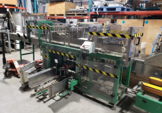 Used Case Packer with Integrated Bottle Divider