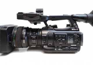 Filmadora portátil Sony PXW-X200 - XDCAM Full HD 1/2" usada